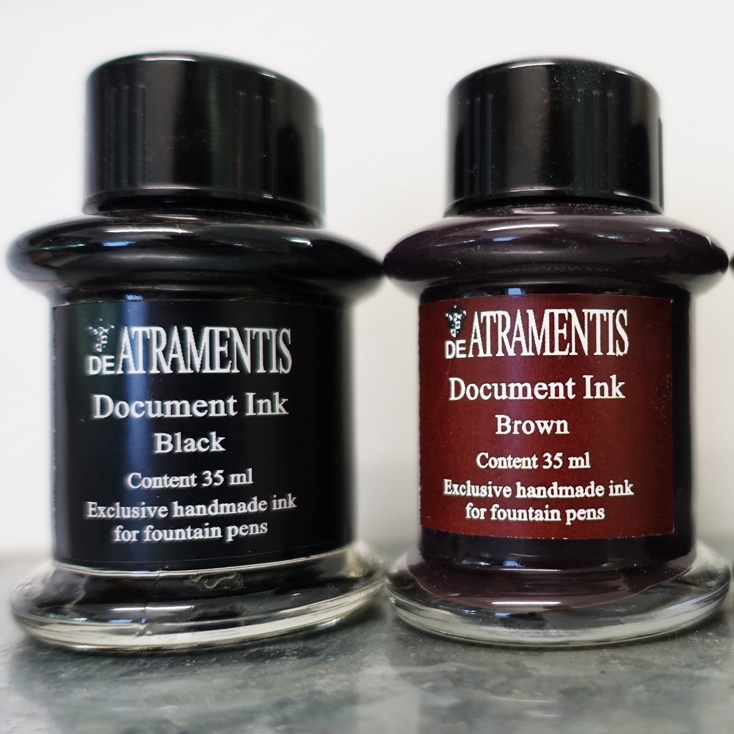 Daniel's Musings: Pigment Palaver: Five Types of Black